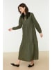 trendyol Kleid in Khaki