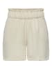 JDY Shorts in Creme