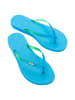 Melissa Zehentrenner in Hellblau