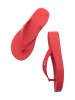 Melissa Zehentrenner in Rot