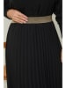 Curvy Lady Plisseerock in Schwarz