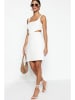 trendyol Kleid in Creme