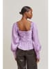 By Malina Bluse "Hadley" in Lila