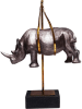 Kare Figurka dekoracyjna "Hanging Rhino" w kolorze szarym - 25 x 43 cm