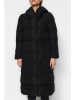 trendyol Wintermantel in Schwarz