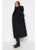 trendyol Wintermantel in Schwarz