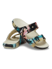 Crocs Klapki "Classic" w kolorze beżowym ze wzorem