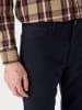 Wrangler Spodnie - Regular fit - w kolorze granatowym