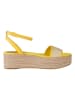 Tommy Hilfiger Skórzane sandały w kolorze żółtym na obcasie