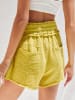 Milan Kiss Shorts in Gelb