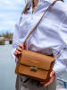 Victor & Hugo Paris Leder-Umhängetasche "Chanon" in Camel - (B)22,5 x (H)15 x (T)6,5 cm