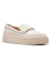 Clarks Skórzane slippersy "Mayhill Cove" w kolorze beżowym