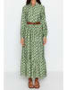 trendyol Jurk groen/wit