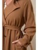 Curvy Lady Trenchcoat in Hellbraun