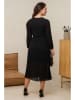 Curvy Lady Plissekleid in Schwarz