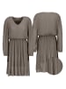 Sublevel Plisseekleid in Taupe
