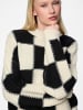Pieces Sweter w kolorze kremowo-czarnym
