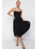 trendyol Kleid in Schwarz