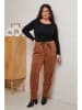Curvy Lady Spodnie dresowe w kolorze jasnobrązowym