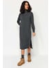 trendyol Kleid in Grau