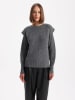 BGN Sweter w kolorze szarym