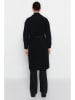trendyol Wintermantel in Schwarz