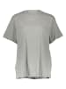 Nike Shirt "Essential Swoosh" in Grau