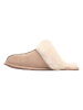 UGG Skórzane kapcie "Scuffette II" w kolorze beżowym