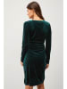 ellos Samtkleid "Maja" in Dunkelgrün