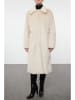 trendyol Wintermantel in Creme