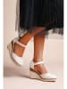 Foreverfolie Keilsandalen in Grau/ Beige