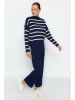 trendyol 2tlg. Outfit in Dunkelblau/ Creme