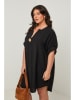 Curvy Lady Sukienka w kolorze czarnym