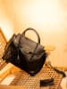 Victor & Hugo Paris Leder-Henkeltasche "Set Jeny" in Schwarz - (B)25 x (H)19 x (T)7 cm
