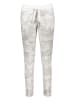 Juvia Pyjama-Hose in Hellgrau/ Weiß