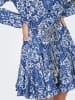 ONLY Kleid in Blau/ Weiß