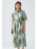 Oui Kleid in Grün/ Weiß
