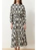 trendyol Kleid in Creme/ Schwarz