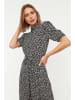 trendyol Kleid in Schwarz/ Creme