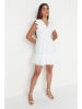 trendyol Kleid in Weiß