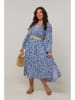 Curvy Lady Sukienka w kolorze niebieskim