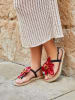 Bellucci Zehensandalen in Schwarz/ Rot