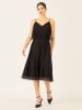 APART Plisseekleid in Schwarz