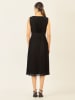 APART Plisseekleid in Schwarz