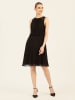 APART Plisseekleid in Schwarz