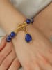 L'Atelier de Gaia Pozłacana bransoletka z lapis lazuli i szafirem
