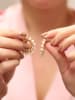 L'Atelier de Gaia Vergulde halfcreolen met parels