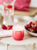 AVA & MAY Duftkerze "Wild Berry Spritz" in Rot - 200 g