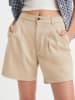 Levi's Shorts in Beige