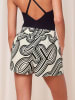 Triumph Short wit/zwart